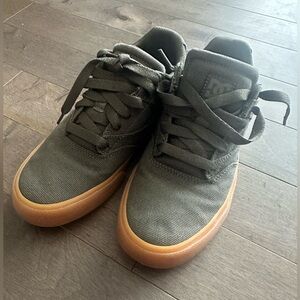 DC Unisex Olive Green Sneakers - size M7/W8.5